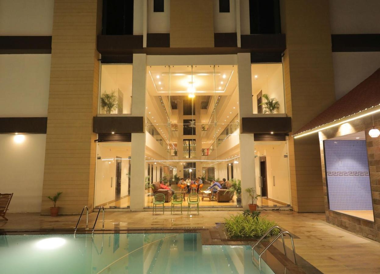 Sarovar Portico, Somnāth Екстериор снимка