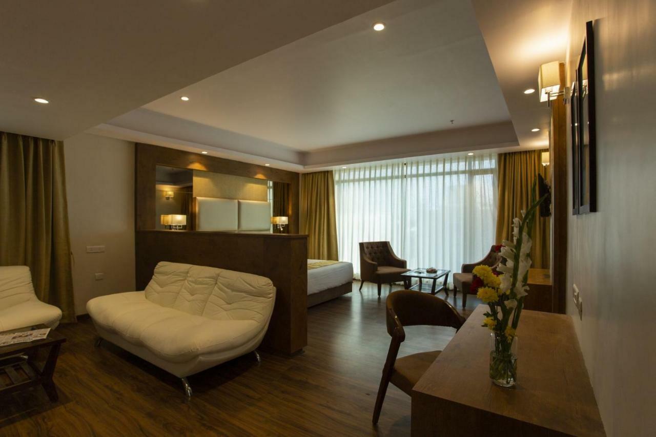 Sarovar Portico, Somnāth Екстериор снимка